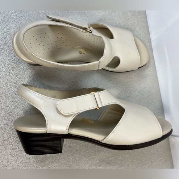 SAS Triple Comfort Suntimer Heeled Leather Ivory Sandals Womens 9M New - Picture 1 of 12
